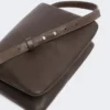Mini bolsa Soffy em pele napa acolchoada, cor cacau Mini bolsa Soffy em pele napa acolchoada, cor cacau