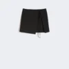 Mini-saia em gabardine às riscas, preta Mini-saia em gabardine às riscas, preta