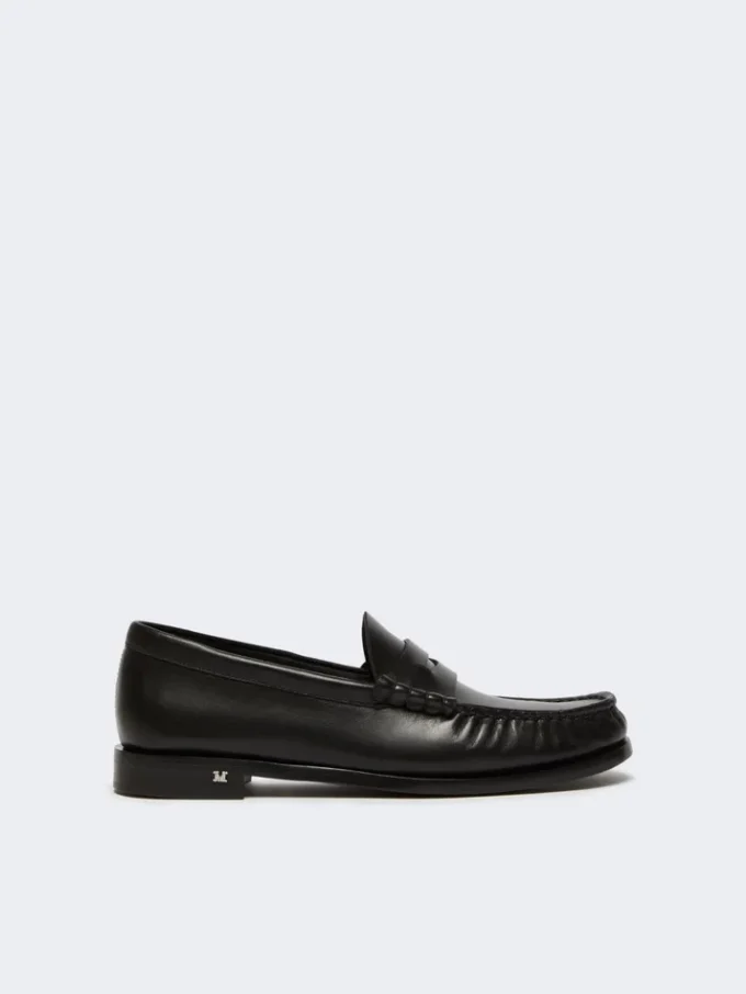 Mocassins clássicos em pele, pretos Mocassins clássicos em pele, pretos