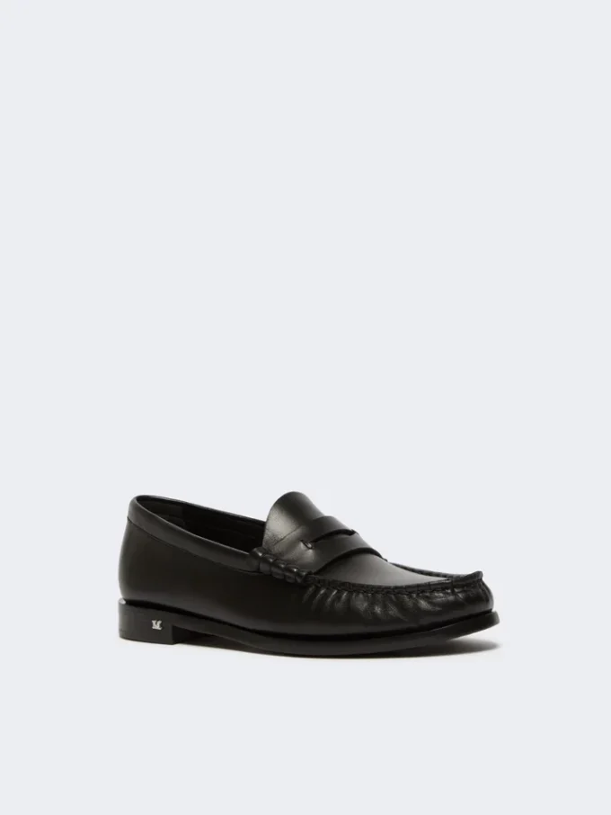 Mocassins clássicos em pele, pretos Mocassins clássicos em pele, pretos