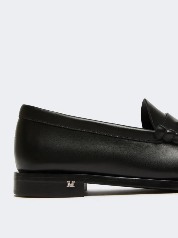 Mocassins clássicos em pele, pretos Mocassins clássicos em pele, pretos