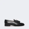 Mocassins de couro com borlas, pretos