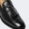 Mocassins de couro com borlas, pretos