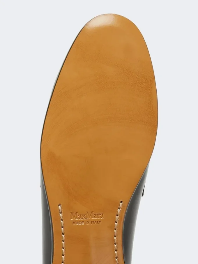 Mocassins em pele semibrilhante, pretos