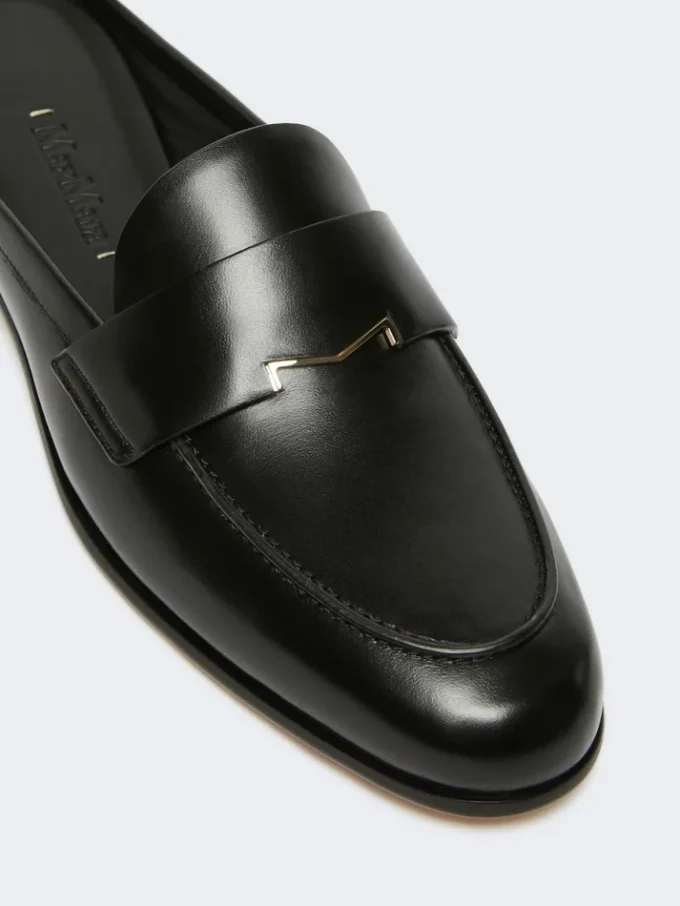 Mocassins tipo mule em pele lisa, pretos Mocassins tipo mule em pele lisa, pretos