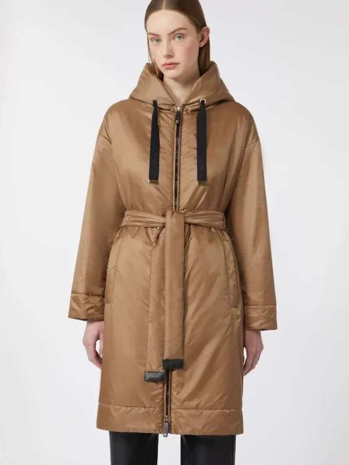 Parka acolchoada em lona repelente à água, cor camelo Parka acolchoada em lona repelente à água, cor camelo