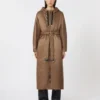 Parka comprida acolchoada em lona repelente à água, cor tabaco Parka comprida acolchoada em lona repelente à água, cor tabaco