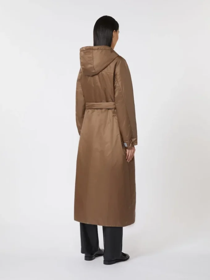 Parka comprida acolchoada em lona repelente à água, cor tabaco Parka comprida acolchoada em lona repelente à água, cor tabaco