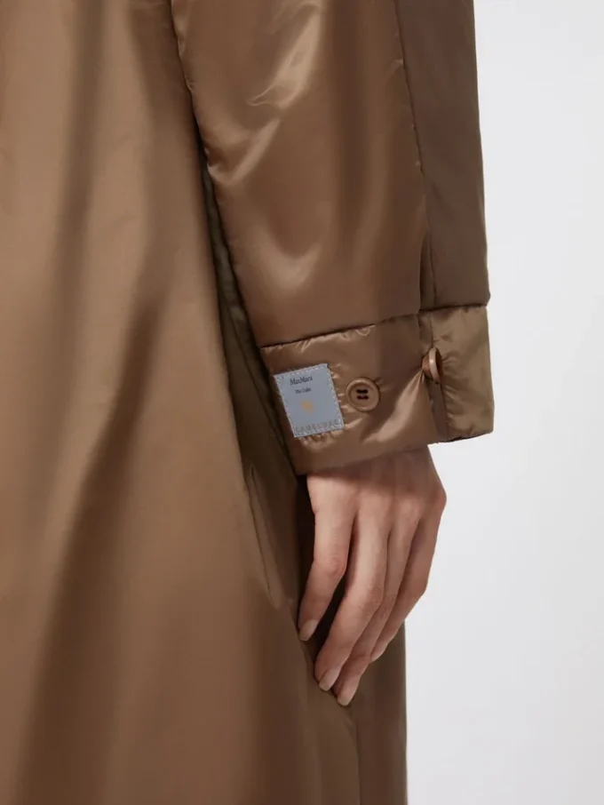 Parka comprida acolchoada em lona repelente à água, cor tabaco Parka comprida acolchoada em lona repelente à água, cor tabaco