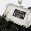 Pequena bolsa Pasticcino com efeito de ráfia e flores, preta