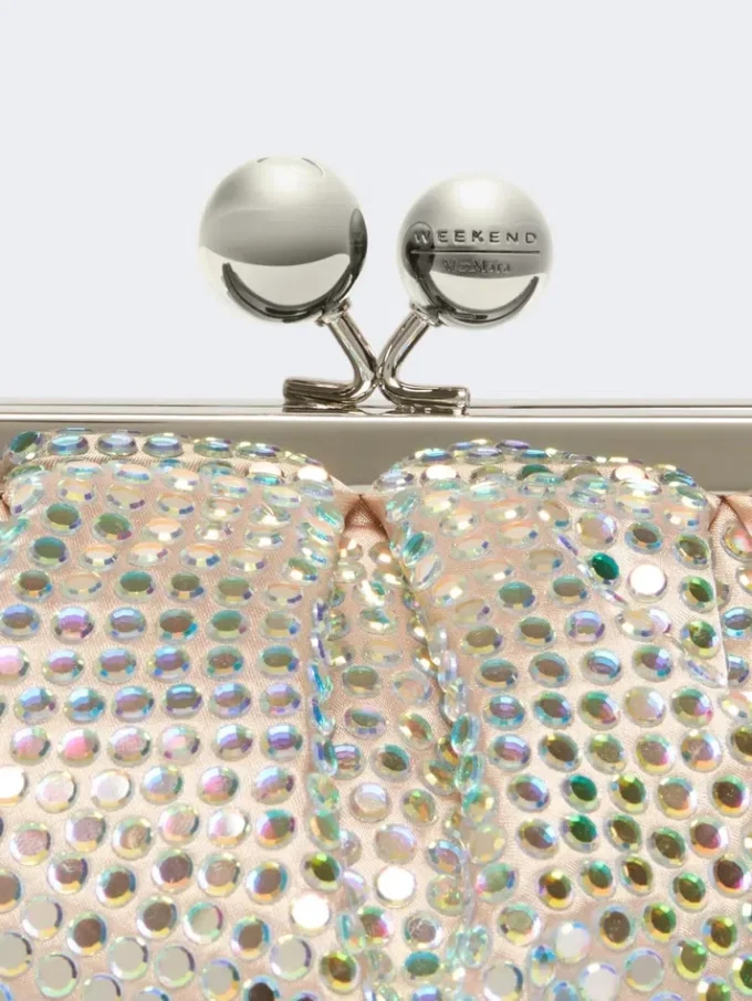 Pequena bolsa Pasticcino em cetim adornada com strass, rosa antigo