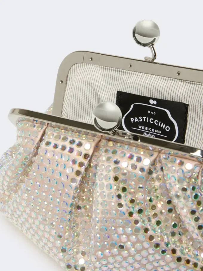 Pequena bolsa Pasticcino em cetim adornada com strass, rosa antigo