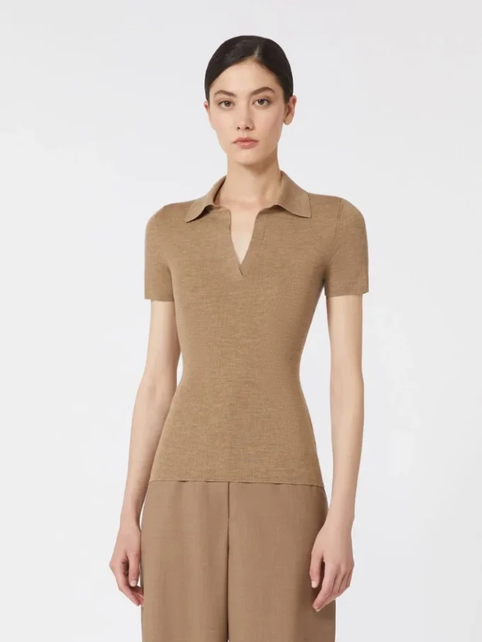 Polo em malha canelada de lã, bege dourado castanho Polo em malha canelada de lã, bege dourado castanho