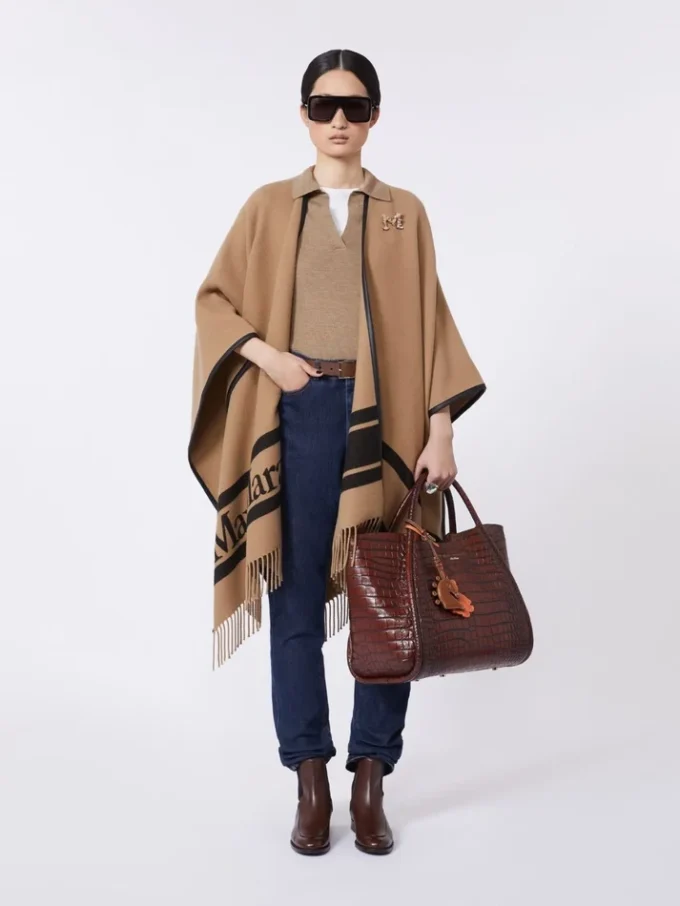 Poncho em lã jacquard, cor camelo Poncho em lã jacquard, cor camelo