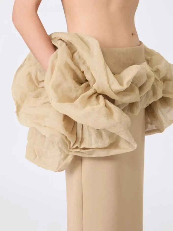 Saia midi em jersey de viscose com folhos, cor camelo Saia midi em jersey de viscose com folhos, cor camelo