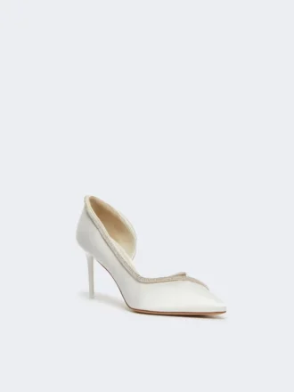 Sapatos de salto alto em cetim adornados com cristais, cor marfim