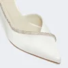 Sapatos de salto alto em cetim adornados com cristais, cor marfim