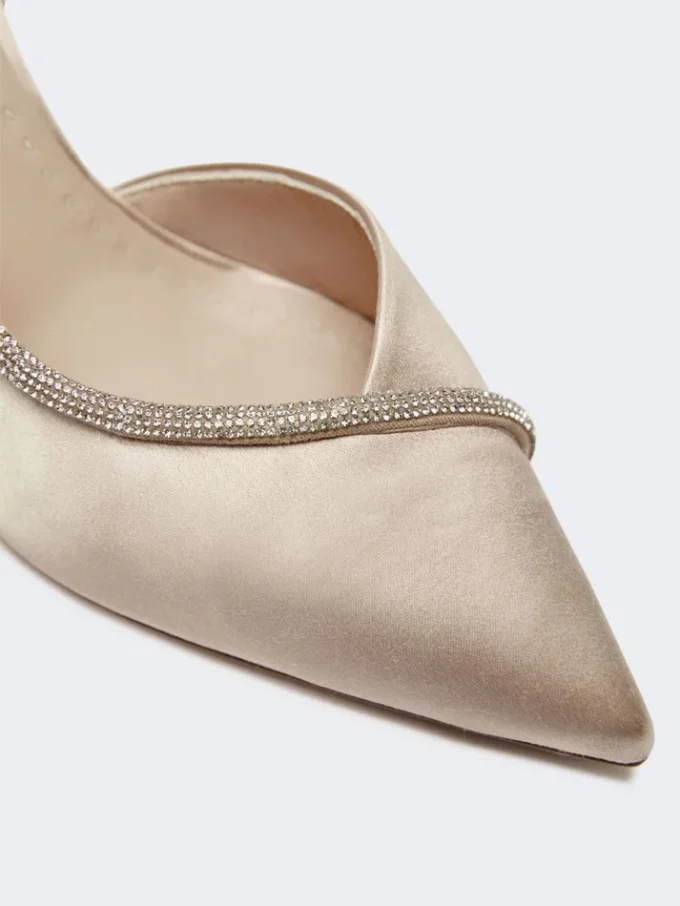Sapatos de salto alto em cetim adornados com cristais, cor nude