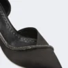 Sapatos de salto alto em cetim adornados com cristais, pretos Sapatos de salto alto em cetim adornados com cristais, pretos
