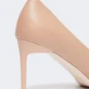 Sapatos de salto alto em pele napa, cor pó Sapatos de salto alto em pele napa, cor pó