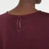 T-shirt em cetim e jersey, cor bordô T-shirt em cetim e jersey, cor bordô