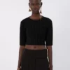 Top curto em viscose elástica, preto Top curto em viscose elástica, preto