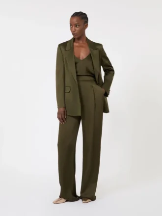 Top tipo camisola em cetim reverso, verde musgo