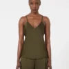 Top tipo camisola em cetim reverso, verde musgo Top tipo camisola em cetim reverso, verde musgo