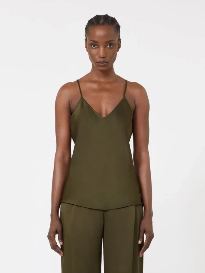 Top tipo camisola em cetim reverso, verde musgo Top tipo camisola em cetim reverso, verde musgo