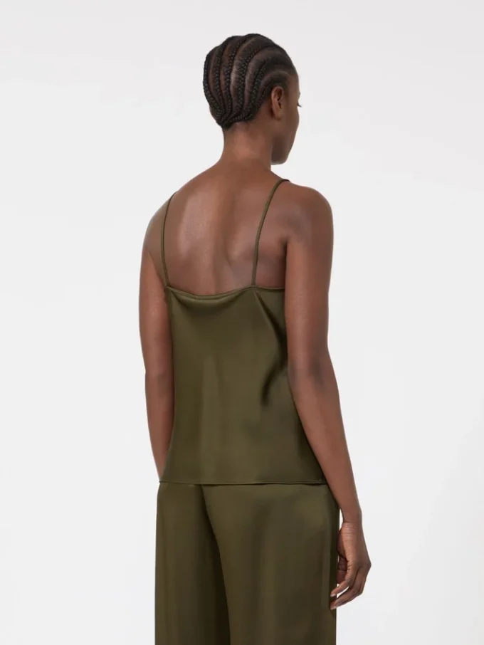 Top tipo camisola em cetim reverso, verde musgo Top tipo camisola em cetim reverso, verde musgo