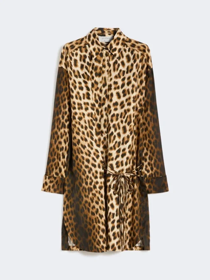 Vestido camisa cruzado em sarja de seda, cor camelo