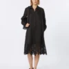 Vestido camisa em gaze de rami bordada, preto Vestido camisa em gaze de rami bordada, preto