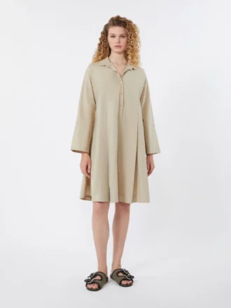 Vestido de popeline de algodão com saia em forma de sino, cor areia