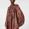 Vestido de seda estampado com corte evasê, cor bordô