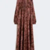 Vestido de seda estampado com corte evasê, cor bordô