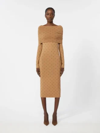 Vestido em fio de lã, cor pele