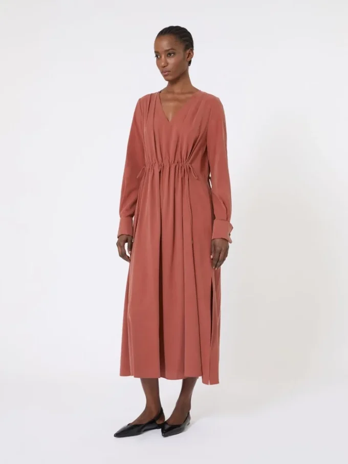 Vestido em lona de seda lavada, terracota Vestido em lona de seda lavada, terracota