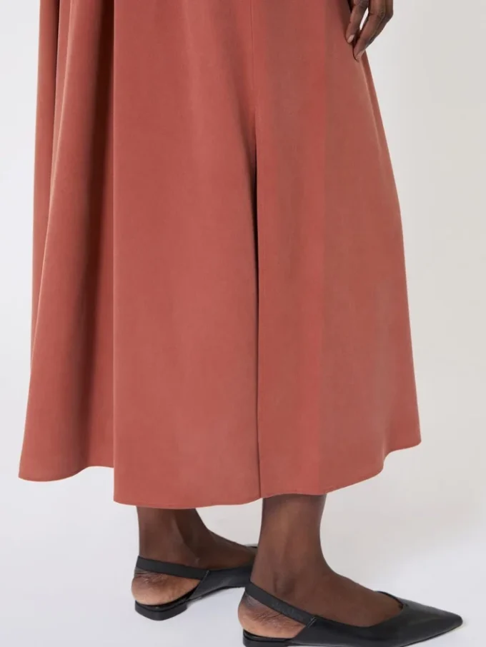 Vestido em lona de seda lavada, terracota Vestido em lona de seda lavada, terracota