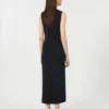 Vestido justo em crepe de viscose, azul ultramar Vestido justo em crepe de viscose, azul ultramar