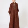 Vestido kaftan em algodão estampado, cor caramelo