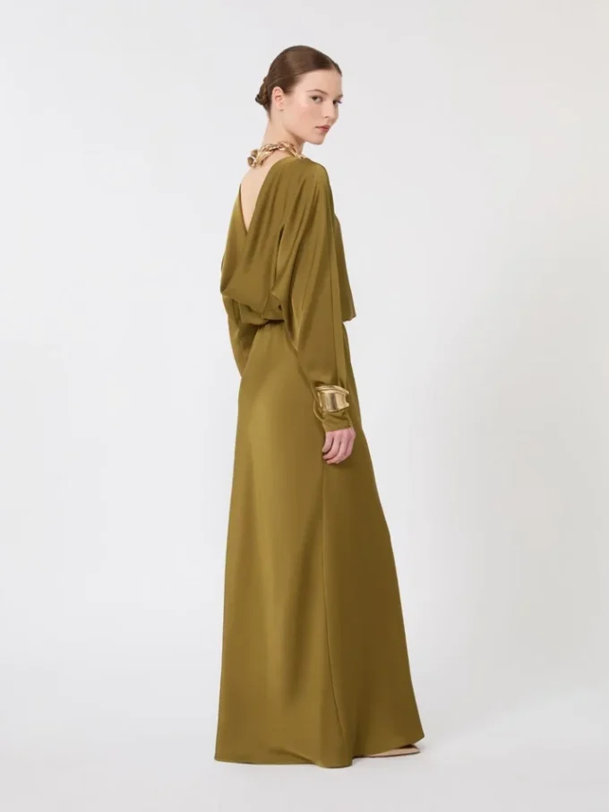 Vestido leve em cetim, cor cáqui Vestido leve em cetim, cor cáqui
