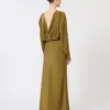 Vestido leve em cetim, cor cáqui Vestido leve em cetim, cor cáqui