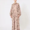 Vestido longo com corte em V e estampa lama, ouro rosa Vestido longo com corte em V e estampa lama, ouro rosa