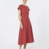 Vestido midi em lona de linho, cor cereja Vestido midi em lona de linho, cor cereja