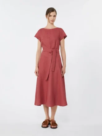 Vestido midi em lona de linho, cor cereja